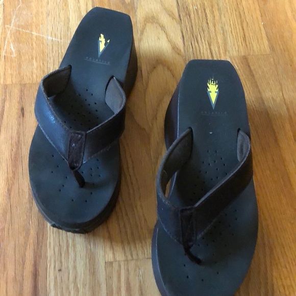 Volatile Brown wedge flip-flops - Picture 2 of 4